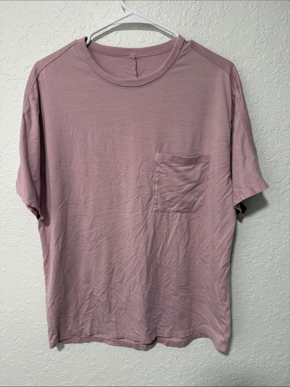 🍋 LULULEMON Pink Pocket Tee Pit to Pit: 21”